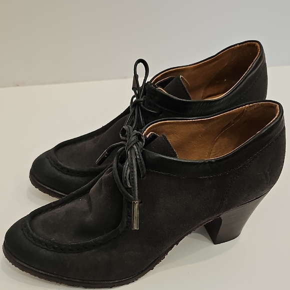 Frye Black Suede Parker Oxford Heeled Ankle Bootie for Women Size 7B - Picture 6 of 10